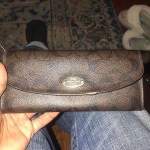 Brown coach wallet. Still in good condition